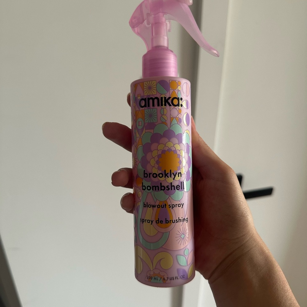 Amika Brooklyn Bombshell Blowout Spray